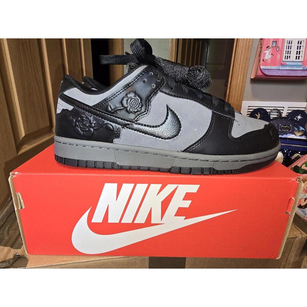 Nike Dunk Low Black Roses HF1986-001 Women's NEW SIZE 8 - Picture 3 of 12